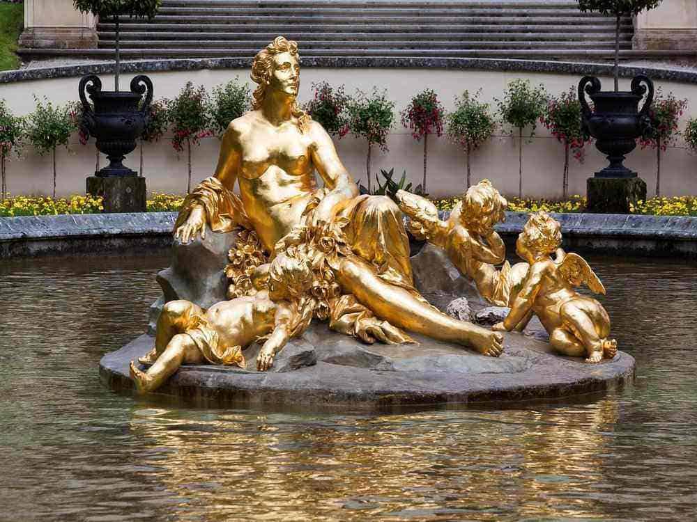The Linderhof Fountain Feature 